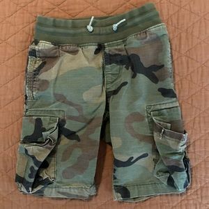 Gap camo cargo shorts size XS